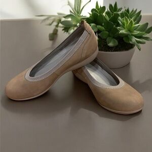 Dansko Kristen leather suede beige ballet flats size 36 US size 6